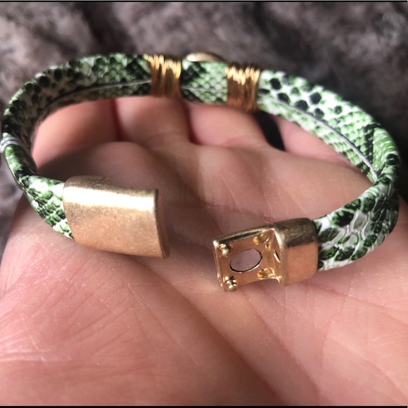 Wire Wrapped Pearl Green Python Bracelet - Picture 5 of 9